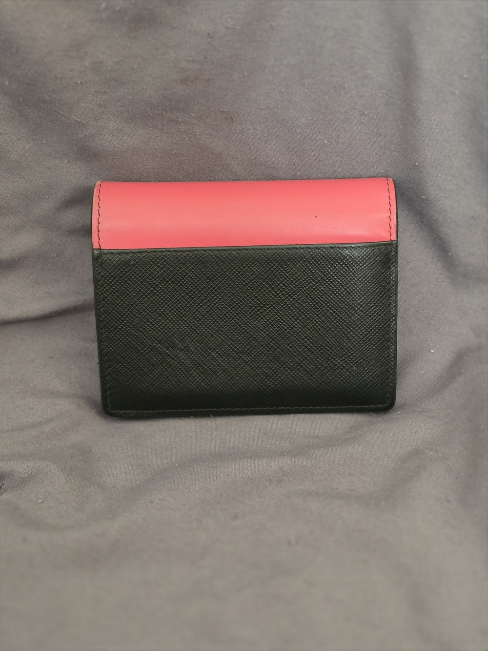 AUTHENTIC Prada Black & Pink Saffiano Leather Card Wallet with Gold-tone Logo - Picture 4 of 15